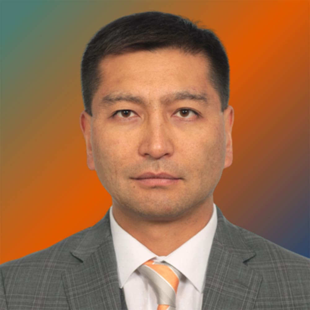 Talant Sultanov Headshot